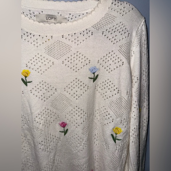 LOFT women’s scalloped eyelet Embroidered Floral Sweater Size M GUC feminine - Picture 2 of 8